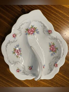 Vintage Royal Albert Tranquility Leaf Shape Dish England Bone China